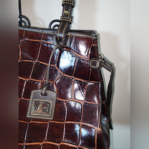 Dooney And Bourke Leather Croc Embossed Chocolate Shoulder Tote Purse Coin Pouch - Picture 3 of 14